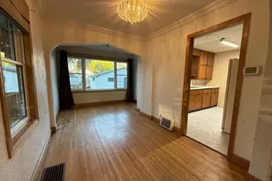 211 Kendall Ave N, Thief River Falls, MN 56701 - Photo 9