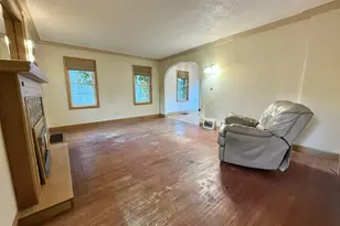 211 Kendall Ave N, Thief River Falls, MN 56701 - Photo 3