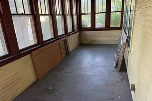 988 Earl St, Saint Paul, MN 55106 - Photo 5