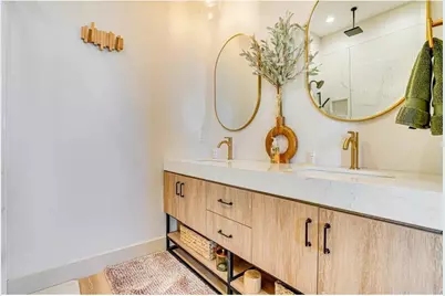 119 S Washington St, Lake City, MN 55041 - Photo 11