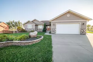 580 Canyon Ln NW, Eyota, MN 55934 - Photo 3