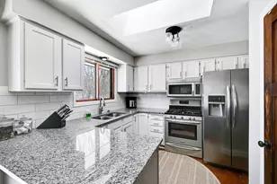 13773 Vernon Cir, Savage, MN 55378 - Photo 9