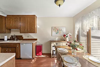 437 County Road C W, Roseville, MN 55113 - Photo 9