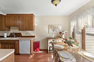 437 County Rd C West, Roseville, MN 55113 - Photo 9