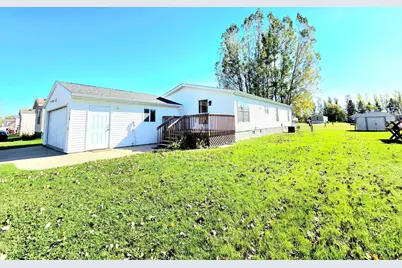 118 Snetting Drive, Thief River Falls, MN 56701 - Photo 1