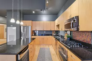 215 10th Ave S, Minneapolis, MN 55415 - Photo 13