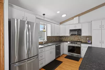 4300 Brunswick Avenue N, Crystal, MN 55422 - Photo 9