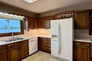 146 Washington Ave, Alden, MN 56009 - Photo 13