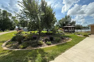 146 Washington Ave, Alden, MN 56009 - Photo 5
