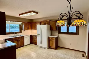 146 Washington Ave, Alden, MN 56009 - Photo 9