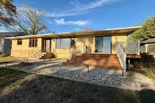 146 Washington Ave, Alden, MN 56009 - Photo 1