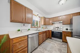 4339 Manor Park Dr NW, Rochester, MN 55901 - Photo 9