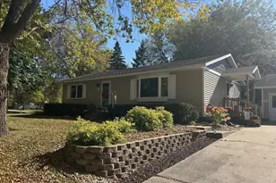 1104 14th Ave SE, Willmar, MN 56201 - Photo 3