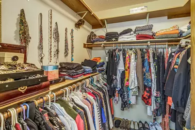 6831 Stonewood Court, Eden Prairie, MN 55346 - Photo 33