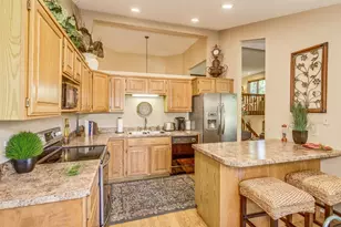 6831 Stonewood Ct, Eden Prairie, MN 55346 - Photo 21