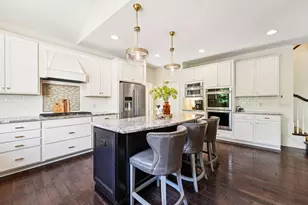 10009 Frederick Pl, Eden Prairie, MN 55347 - Photo 5