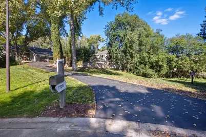 7720 Shaughnessy Road, Edina, MN 55439 - Photo 35