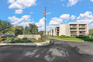 2445 Londin Ln E, Maplewood, MN 55119 - Photo 1