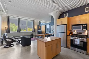 225 9th St E, Saint Paul, MN 55101 - Photo 7