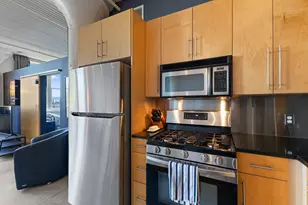 225 9th St E, Saint Paul, MN 55101 - Photo 9