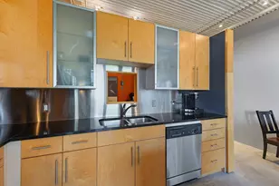 225 9th St E, Saint Paul, MN 55101 - Photo 11