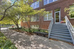 225 9th St E, Saint Paul, MN 55101 - Photo 3