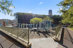 225 9th St E, Saint Paul, MN 55101 - Photo 35