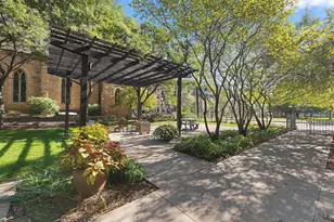 225 9th St E, Saint Paul, MN 55101 - Photo 33