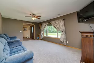 58605 243rd St, Kasota, MN 56050 - Photo 7