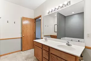 7558 6th St N, Oakdale, MN 55128 - Photo 29