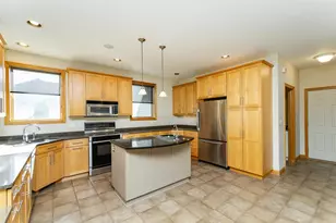 3752 Stone Point Dr NE, Rochester, MN 55906 - Photo 7