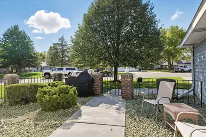 1121 Lois Court, Shoreview, MN 55126 - Photo 7