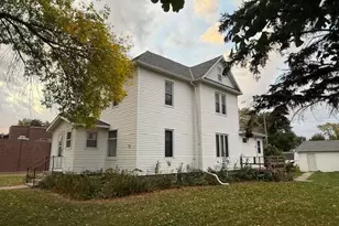 804 10th Ave, Clarkfield, MN 56223 - Photo 1