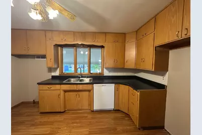 1123 Elmhurst Avenue, Luverne, MN 56156 - Photo 9