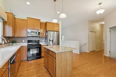 6736 99th Avenue N, Brooklyn Park, MN 55445 - Photo 9