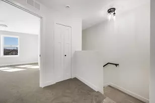 2604 Golden Valley Rd, Minneapolis, MN 55411 - Photo 15