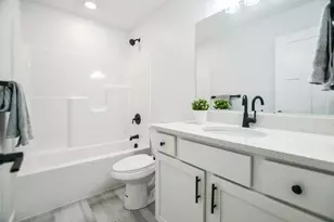 2604 Golden Valley Rd, Minneapolis, MN 55411 - Photo 21