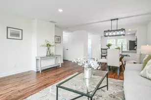 2604 Golden Valley Rd, Minneapolis, MN 55411 - Photo 5