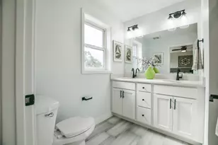 2604 Golden Valley Rd, Minneapolis, MN 55411 - Photo 19