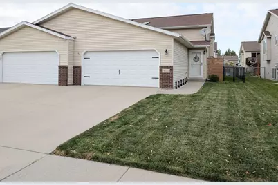 4271 39 1/2 Avenue S, Fargo, ND 58104 - Photo 1