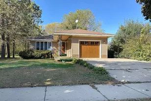 413 N Prairie St, Sherburn, MN 56171 - Photo 1