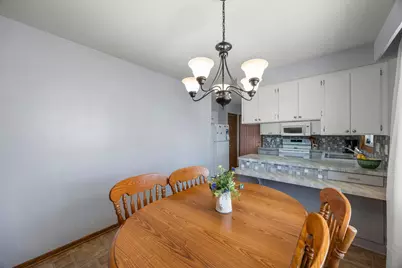 326 Larson Street SW, Hutchinson, MN 55350 - Photo 9