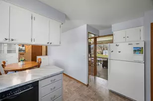 326 Larson St SW, Hutchinson, MN 55350 - Photo 13