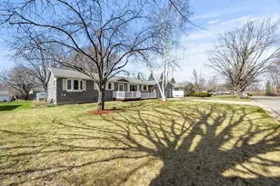 326 Larson St SW, Hutchinson, MN 55350 - Photo 5