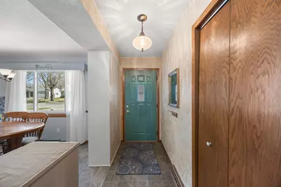 326 Larson Street SW, Hutchinson, MN 55350 - Photo 7