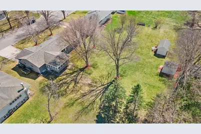 326 Larson Street SW, Hutchinson, MN 55350 - Photo 57