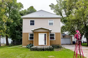 1009 18th Ave N, Moorhead, MN 56560 - Photo 1