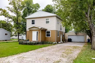 1009 18th Ave N, Moorhead, MN 56560 - Photo 3