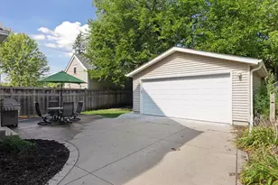 885 Linwood Ave, Saint Paul, MN 55105 - Photo 41