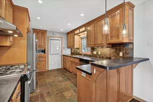 14812 Belvoir Dr, Minnetonka, MN 55345 - Photo 9